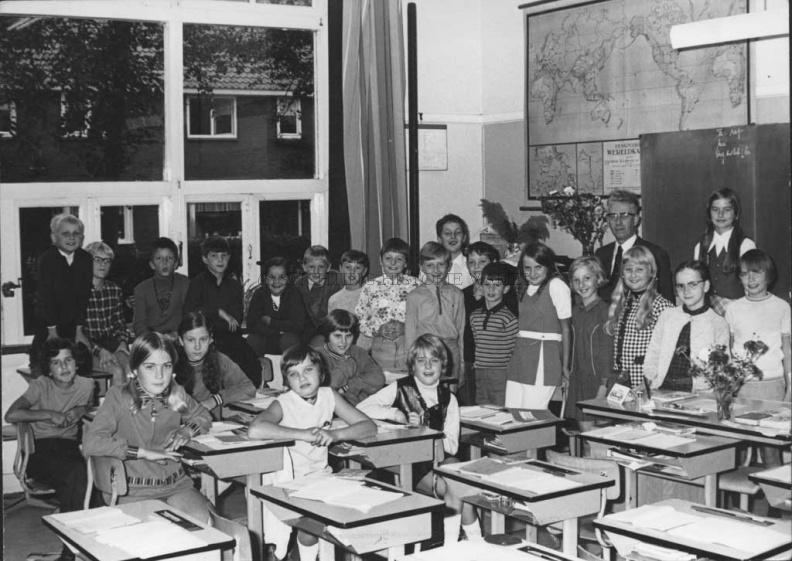 0130-1971_0004 - School 1971 b.jpg