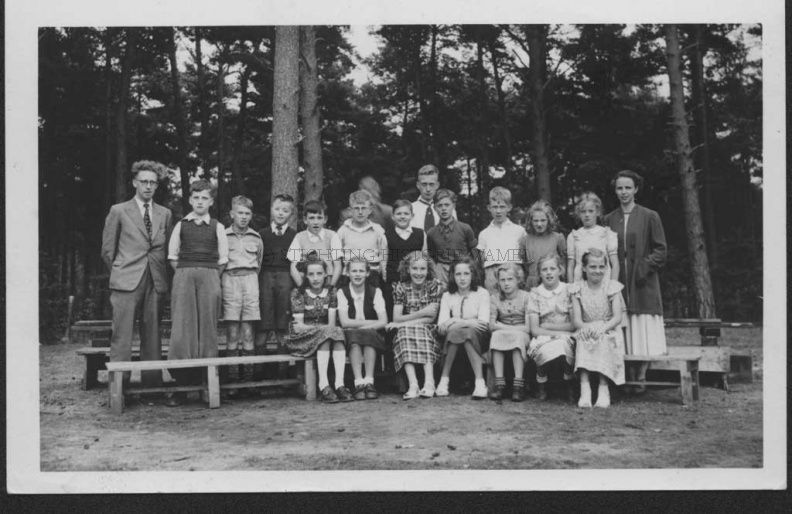 0130-1950_0002 - 1950 Chr. School.jpg