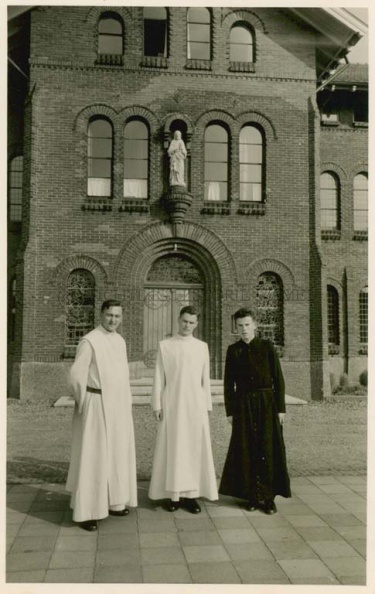  022 Pater van Rossum 11-09-1960.jpg